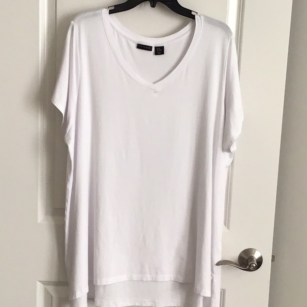 Tahari plus size women’s white short sleeve vneck tunic EUC